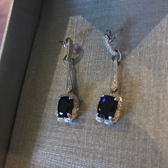 Zales blue sapphire pendant and earrings - Picture 4 of 5